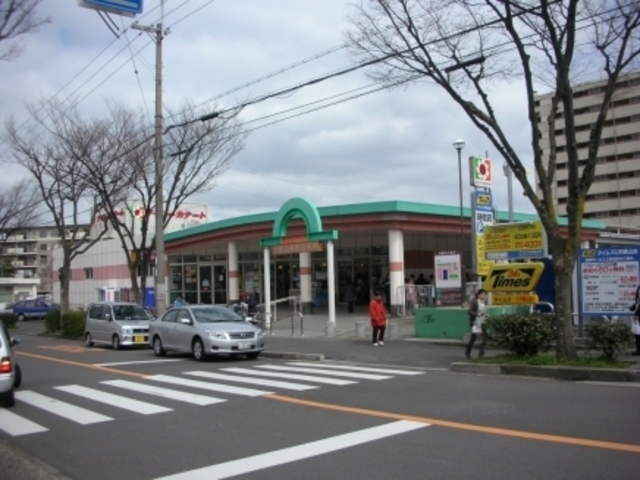 スーパー　デイリーカナート富木店（スーパー）まで518m