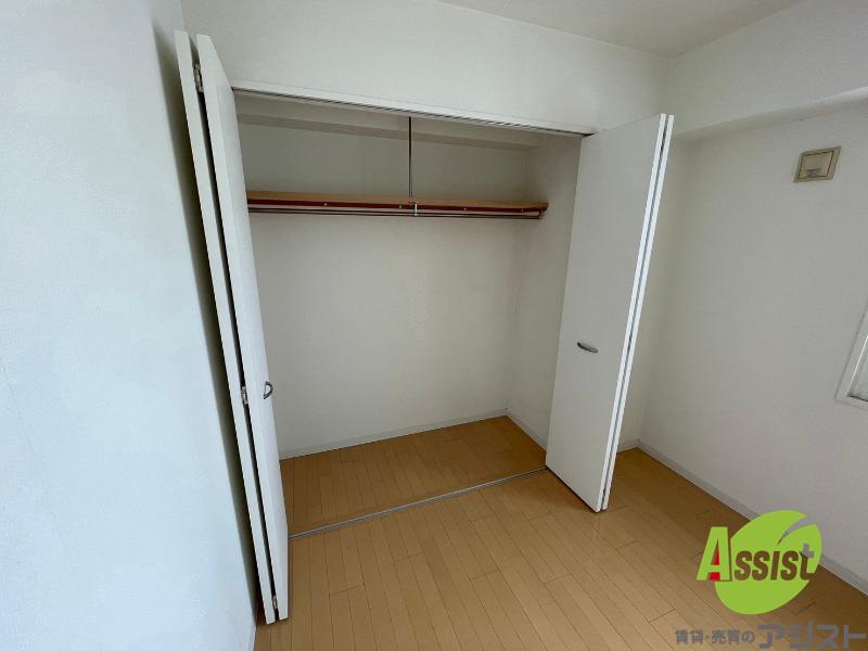 収納　寝室の収納です。部屋がすっきり片付きます。