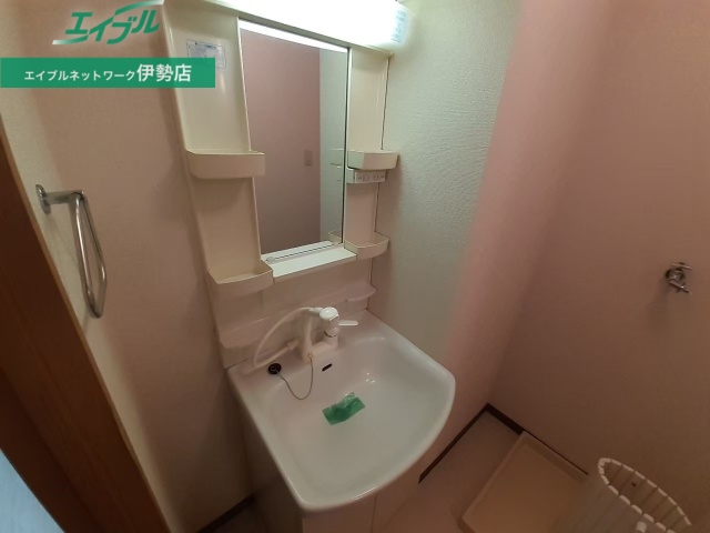 洗面設備　同物件別部屋の写真