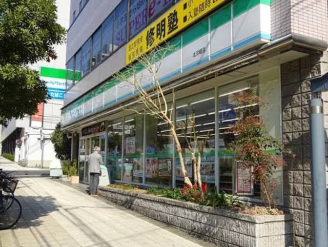 コンビニ　ファミリーマート北河堀店（コンビニ）まで376m
