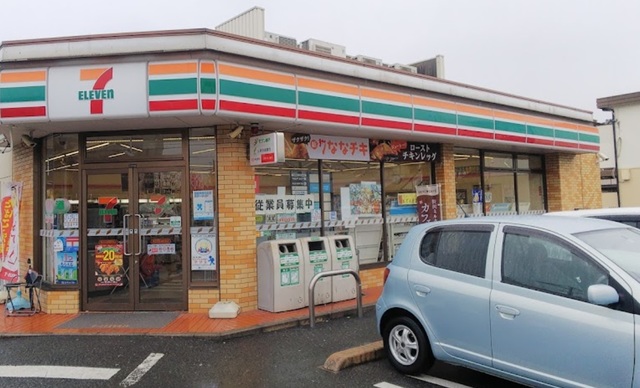 コンビニ　セブンイレブン堺浜寺船尾町西店（コンビニ）まで528m