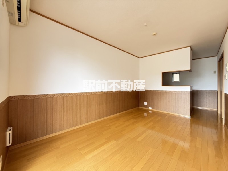 Merveille Place壱番館の居間写真