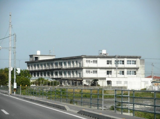 小学校　小松島市立新開小学校（小学校）まで890m