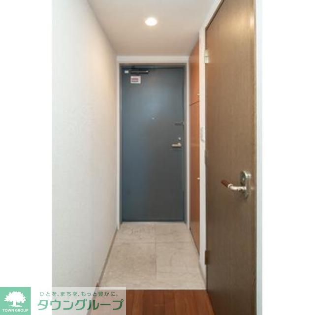 玄関　※写真は同タイプ住戸です。