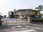 小学校　佐賀市立中川副小学校（小学校）まで942m