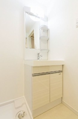 洗面設備　コンパクトで使いやすい洗面所