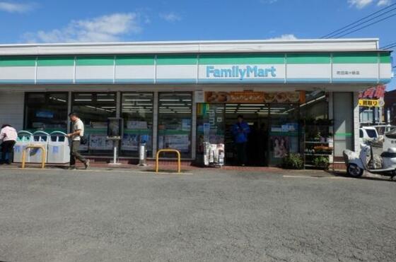 コンビニ　ファミリーマート町田高ヶ坂店（コンビニ）まで370m
