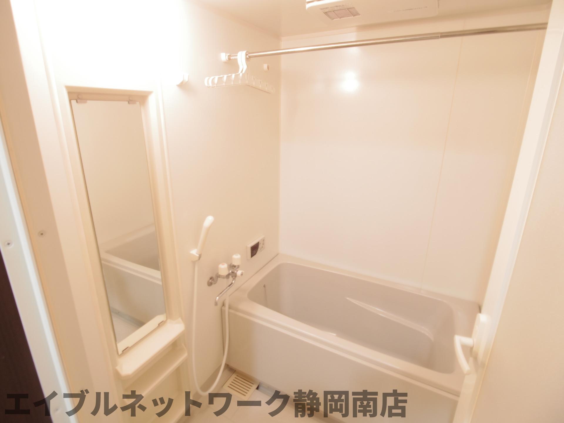 バス・シャワールーム　日々の疲れを癒すお風呂付です
