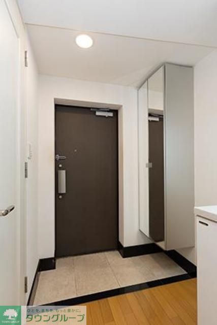 玄関　※写真は同タイプ住戸です。