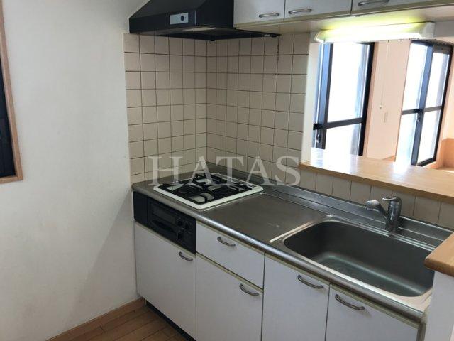 キッチン　同物件別部屋です。