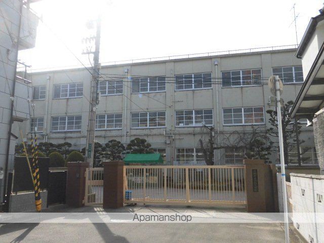 小学校　高槻市立大冠小学校（小学校）まで684m