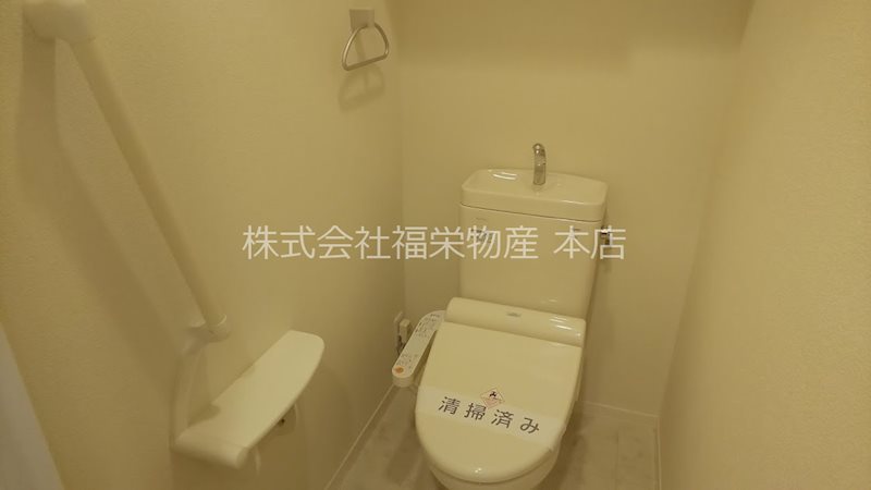 トイレ　洗浄機能付き便座