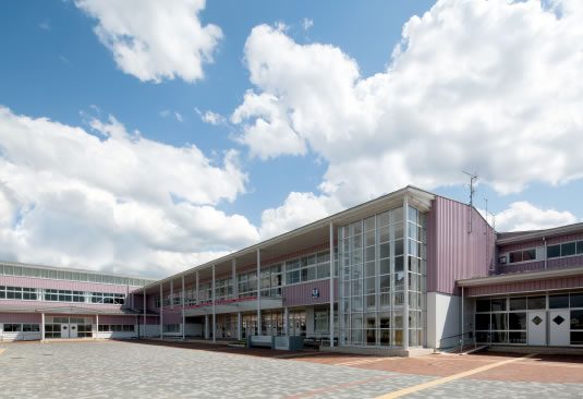小学校　木更津市立真舟小学校（小学校）まで459m