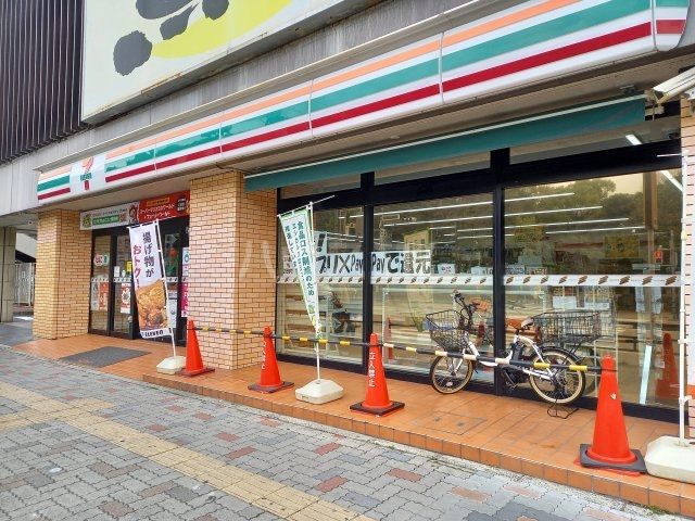 コンビニ　セブン-イレブン熱田神宮前店（コンビニ）まで670m