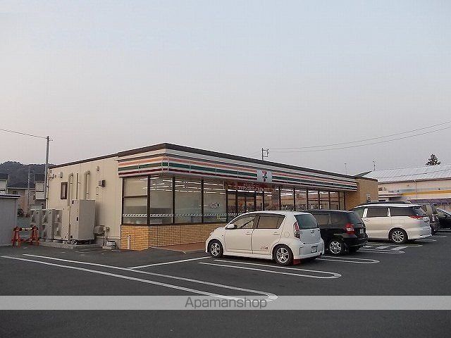 コンビニ　セブンイレブン（コンビニ）まで904m