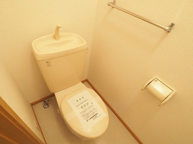 トイレ　落ち着いたトイレです