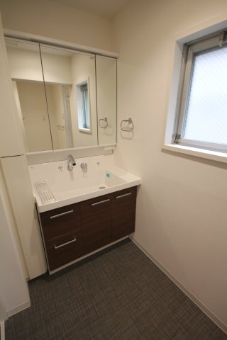 洗面設備　※参考別部屋写真