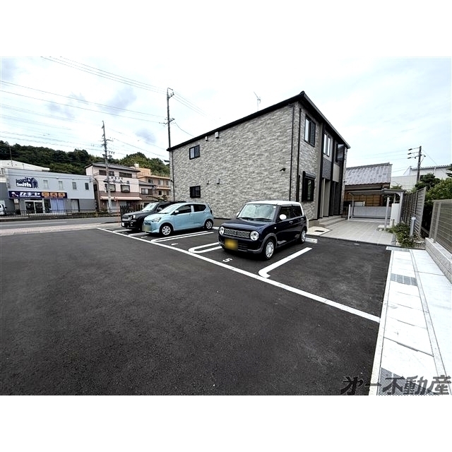 駐車場　駐車場