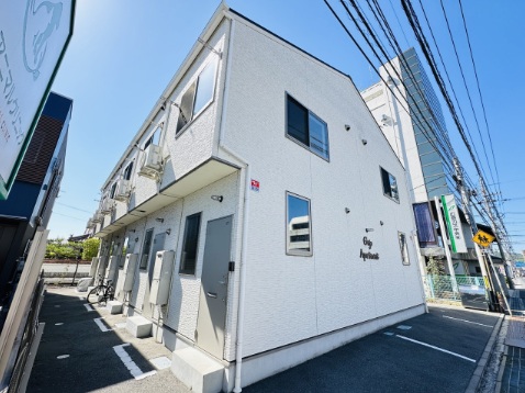 建物外観　白で統一されたおしゃれな外観♪