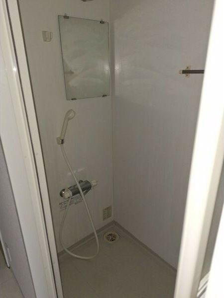 バス・シャワールーム　※写真は同じマンションの違う部屋のものになります。反転タイプ