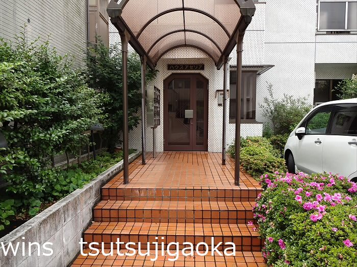 京王線 つつじケ丘駅 徒歩15分 3階建 築42年の外観写真