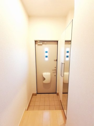 玄関　収納もある玄関です