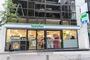 コンビニ　ファミリーマート 赤坂見附駅前店（コンビニ）まで291m