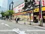 コンビニ　デイリーヤマザキ赤坂見附駅前店（コンビニ）まで312m