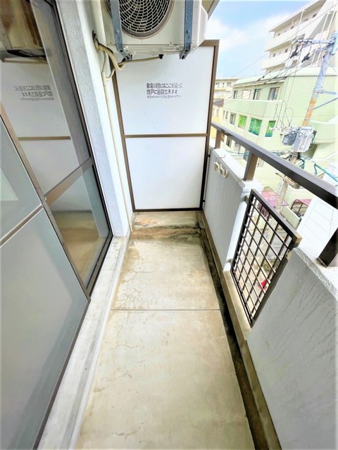 バルコニー　退去予定の為別部屋の写真です
