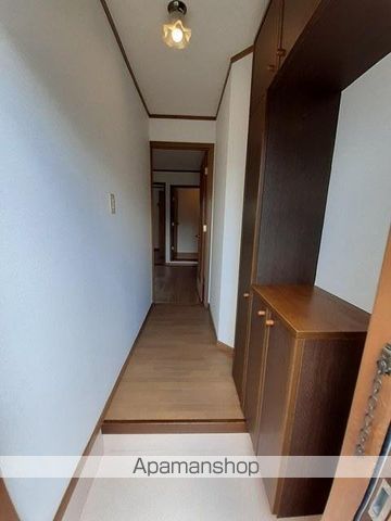 ＪＲ予讃線 端岡駅 徒歩14分 2階建 築31年の玄関写真