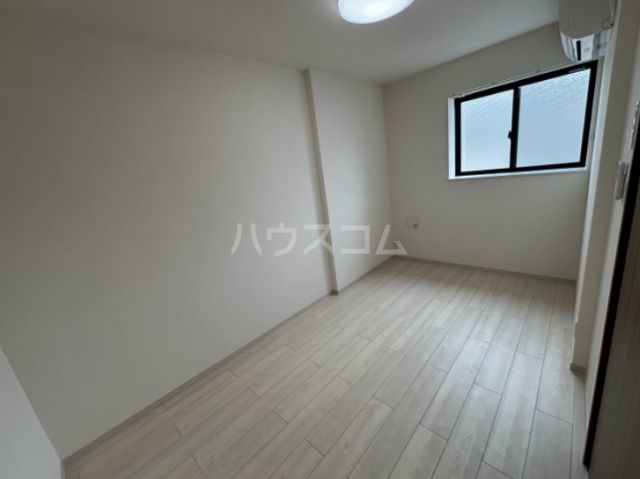 R-Residence南千束の居間写真