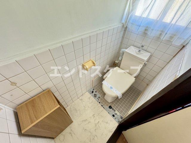 ＪＲ上越線 井野駅 徒歩13分 1階建 築57年のトイレ写真