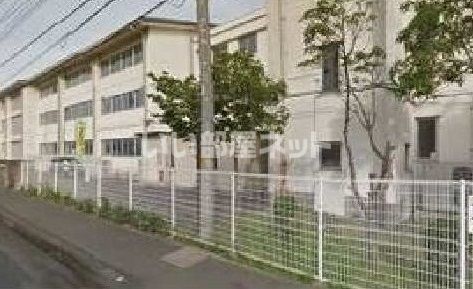 小学校　桶川市立桶川小学校（小学校）まで643m