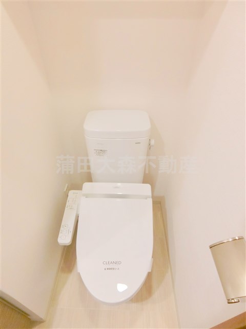 トイレ　温水洗浄便座付きのトイレ