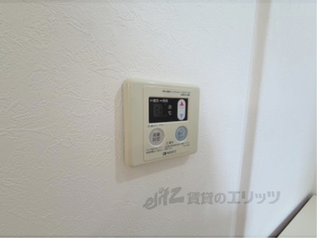 その他設備　給湯器リモコン