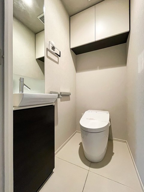 トイレ　※写真は同タイプ住戸です。
