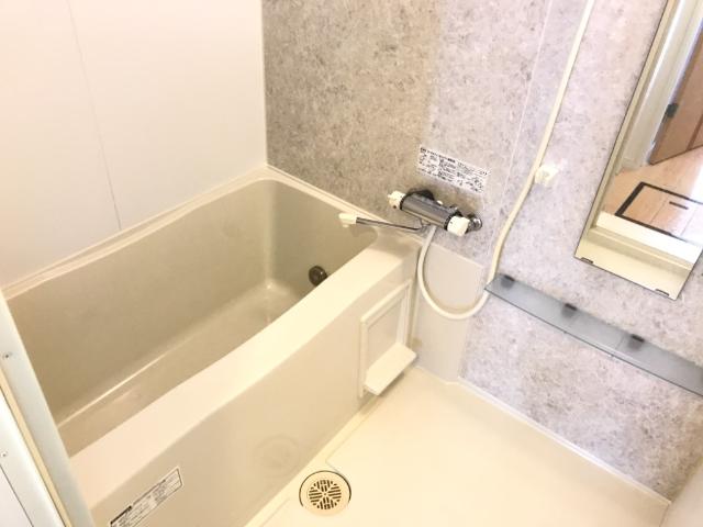 バス・シャワールーム　追い焚き機能付き（イメージ）