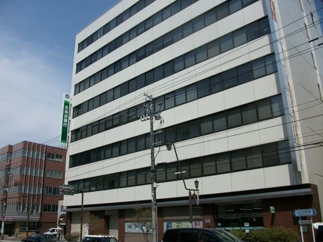 銀行　北海道銀行函館支店（銀行）まで609m
