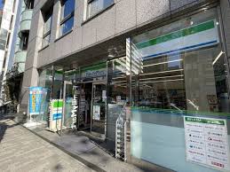 コンビニ　ファミリーマート西麻布三丁目店（コンビニ）まで217m