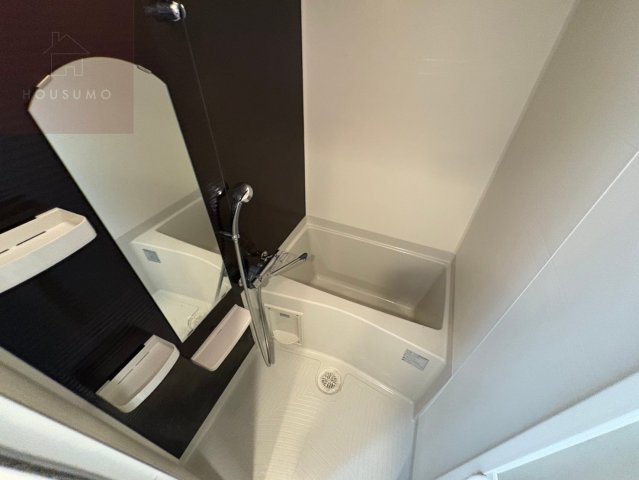 バス・シャワールーム　コンパクトで使いやすいお風呂です