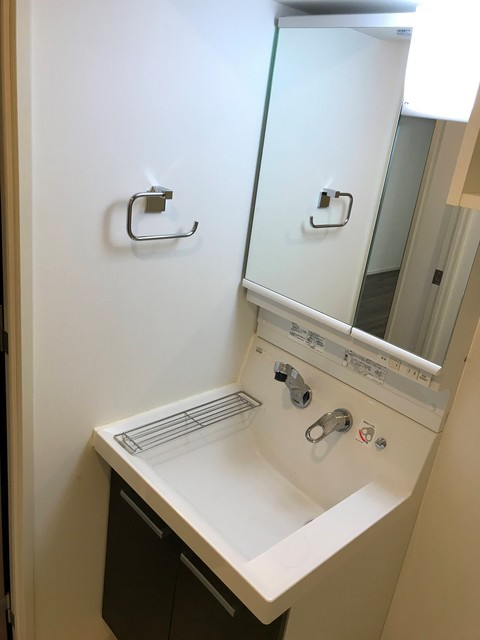 洗面設備　同マンション別部屋参照。