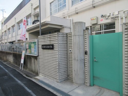 小学校　東大阪市立桜橋小学校（小学校）まで294m
