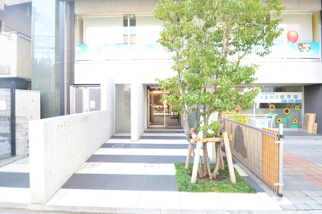 その他　オートロックのマンションです