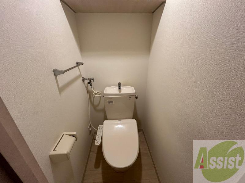 トイレ　こちらはトイレです。清潔感があり、安心して使用できます。