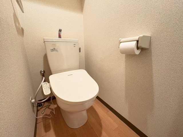 トイレ　※別号室の写真です※