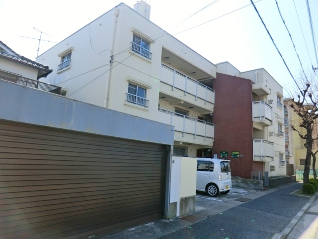 建物外観　居住者専用のごみ置き場があります！