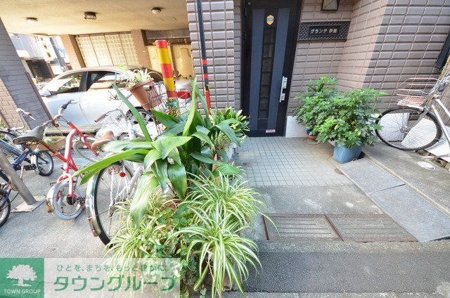 庭　★共用部もきちんと管理されています★