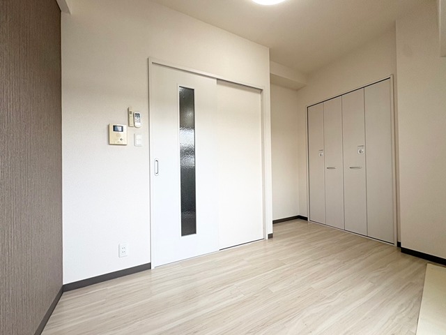 ソレアード江坂の居間写真