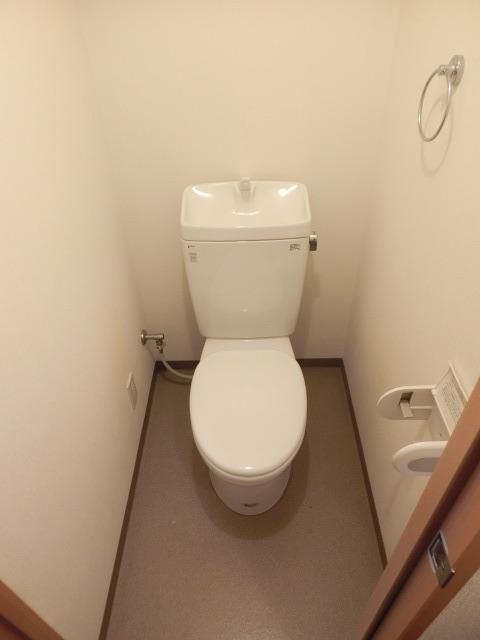 トイレ　清潔感のある洋式トイレです