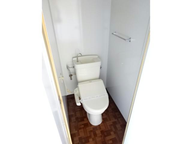 鳴門市 6階建 築44年のトイレ写真